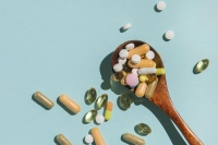 Роспотребнадзор заблокировал около тысячи сайтов с информацией о запрещенных БАДах