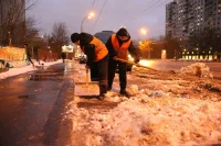 Мошенники стали обманывать россиян под видом услуг по уборке снега