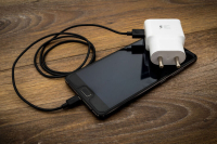  Роскачество предупреждает: быстрая зарядка опасна для здоровья