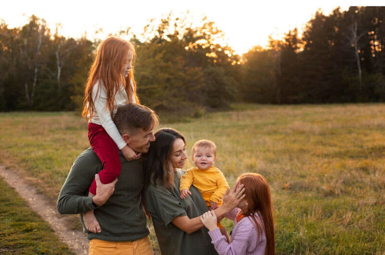 Многодетных семей с невысоким доходом не лишат единого пособия