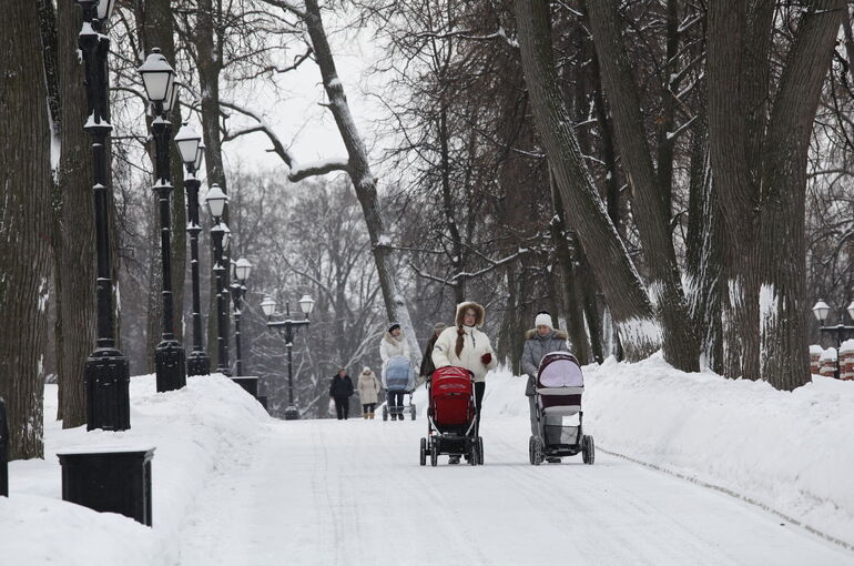 Многодетные семьи с невысоким доходом не лишатся единого пособия