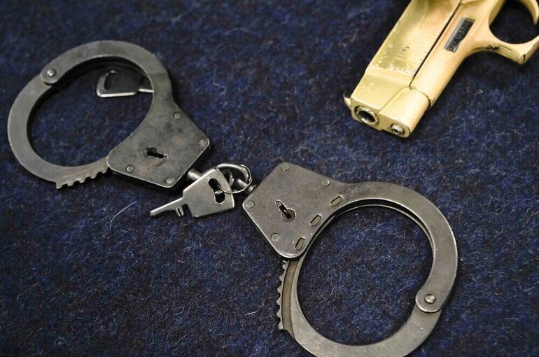 Силовики накрыли ОПГ, похитившую 2 млрд рублей на поставках вещей в Минобороны