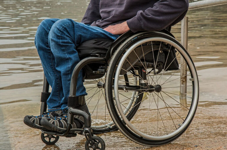 Новые льготы предложили установить для инвалидов и семей с детьми