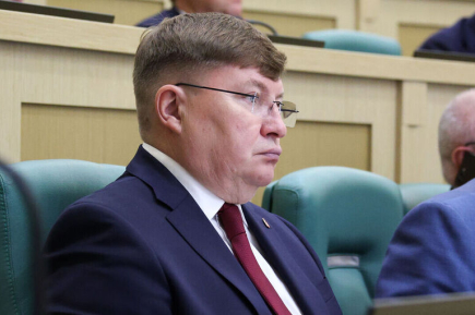 В Донбасс и Новороссию предложили чаще направлять учителей и работников культуры