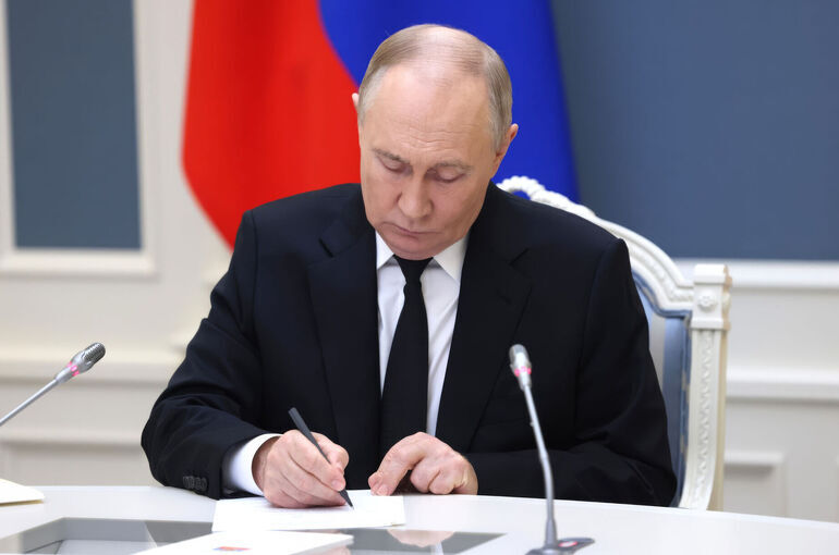 Путин продлил срок госслужбы замглавы МИД РФ Грушко