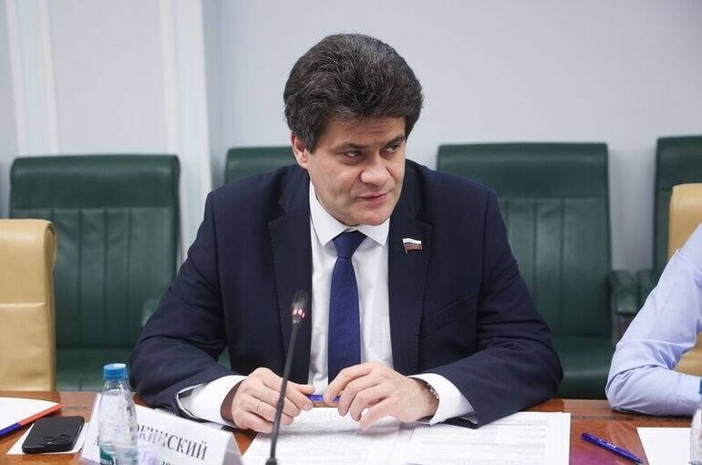 Сенаторы готовят предложения по изменению принципа госзакупок