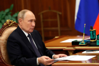 Путин: Родина всегда будет рядом с вдовами своих защитников