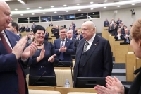 В Госдуме открылась выставка, приуроченная к 90-летию Владимира Ресина