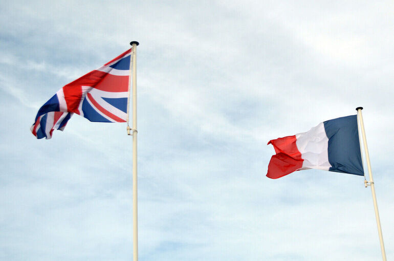 СВР: Британия и Франция готовятся вооружить Украину ядерной бомбой