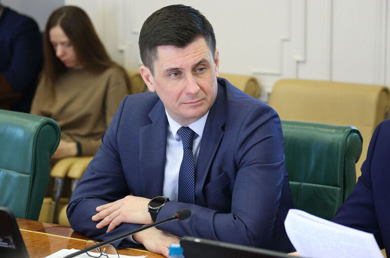 Сенатор предложил запретить услуги «раздолжнителей»