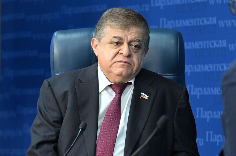 Сенатор рассказал о последствиях возможной передачи Украине ядерного оружия