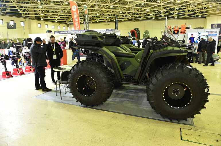 Водителям легковых машин могут разрешить управлять тяжелой внедорожной техникой