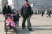 Путин поручил закрепить право многодетных на пособие при превышении дохода