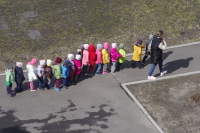 Путин поручил провести мониторинг мер о продлении времени работы детсадов