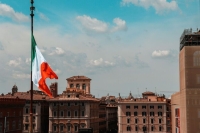 Глава МИД Италии: США не удастся быстро победить Иран