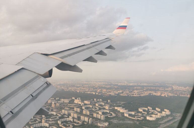 Спецборт МЧС доставил в Подмосковье россиян из Египта