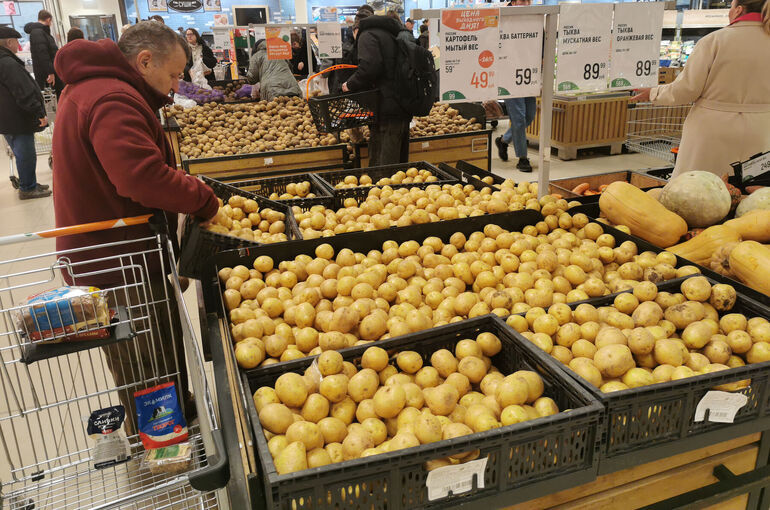 «Коммерсантъ»: На картофель предложили ввести минимальную закупочную цену