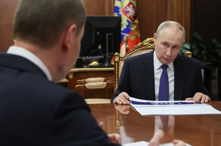 Путин поручил казначейству следить за риском завышения цен в гособоронзаказе