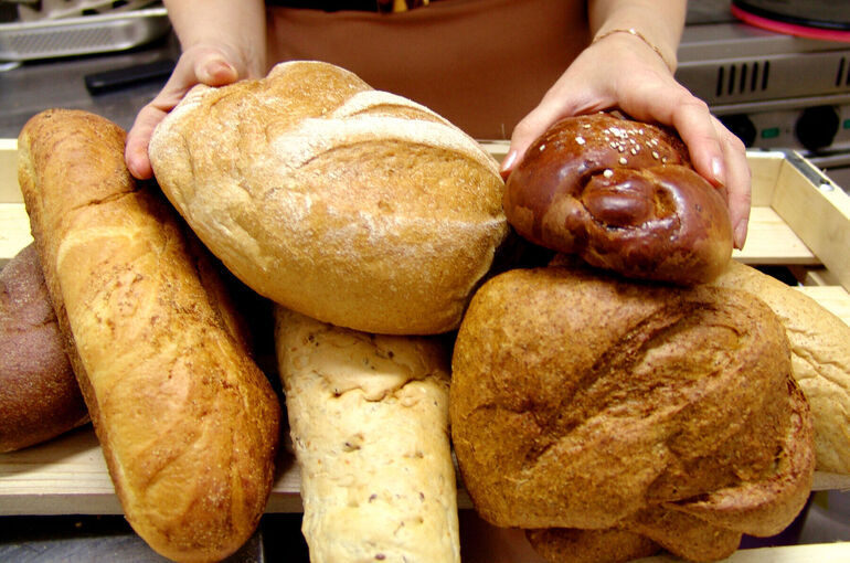 На прилавках могут появиться буханки с мхом и клюквой