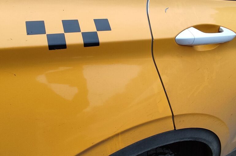 Сенаторы рассмотрят штрафы для таксистов без страхового полиса 