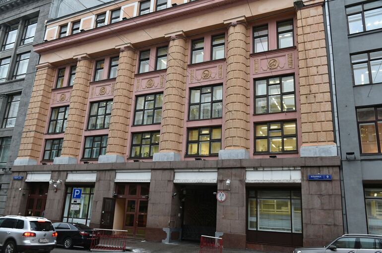 Минфин в марте не будет проводить операции на валютном рынке 