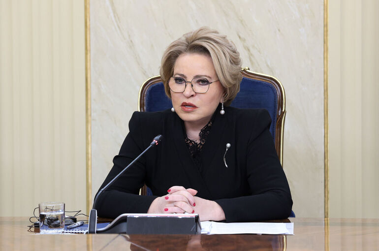 Матвиенко поручила законодателям проработать вопрос о «ряженых» в военной форме