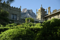 Почему Алупка стала главным городом музейного туризма в России