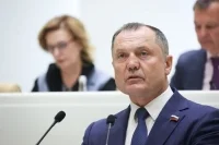 Сенатор: Отсутствие телефонов на уроках положительно влияет на учебный процесс