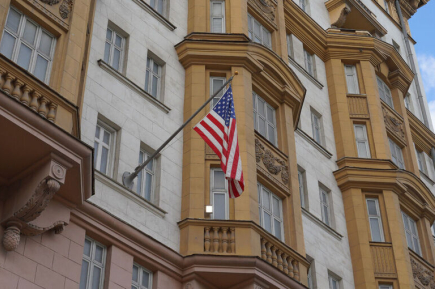 США временно разрешили Индии покупать российскую нефть