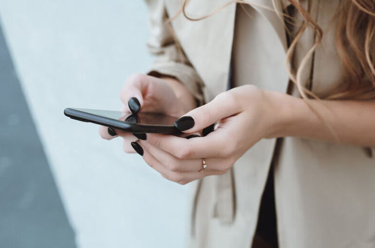 Как не стать жертвой мошенников перед 8 Марта