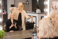 В Роспотребнадзоре рассказали, как выбрать безопасный салон красоты