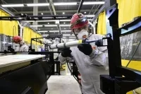 В 2025 году больше всего работающих неполный день было в автотранспортной отрасли
