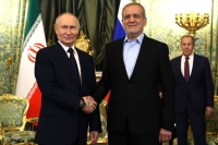 Пезешкиан выразил Путину признательность за солидарность России с иранским народом