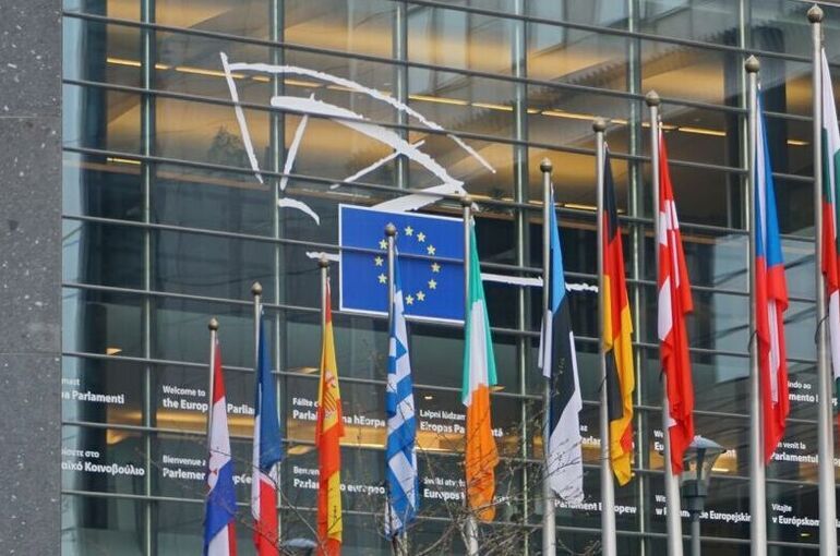 Politico: Евродепутат предупредил о новом вотуме недоверия фон дер Ляйен