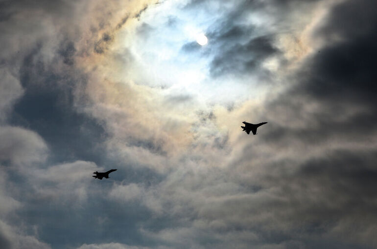 ВКС России сбили украинский самолет Су-27