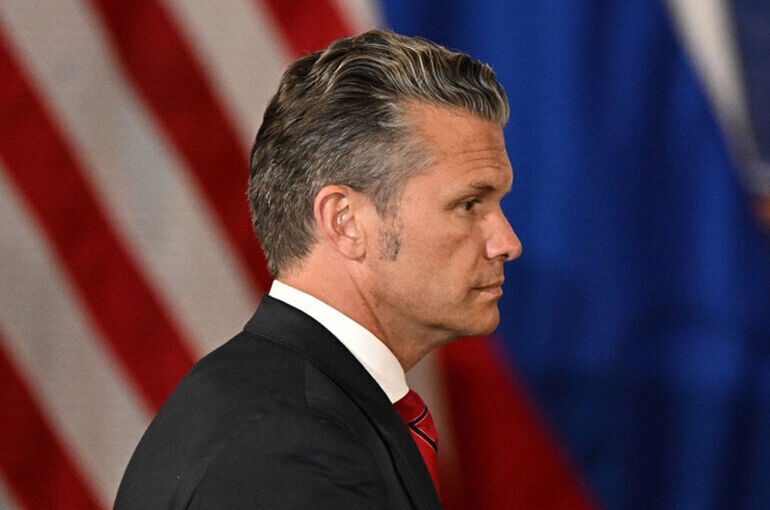 Хегсет призвал Хаменеи забыть о ядерных амбициях