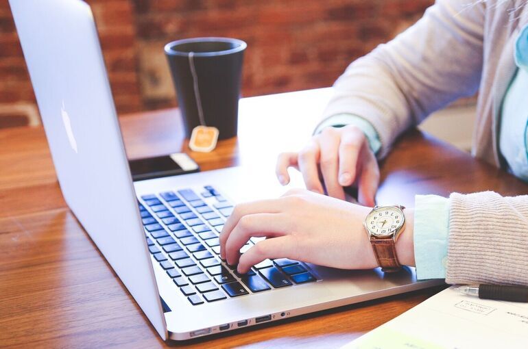 Роскачество: Работодатели имеют право следить за сотрудниками при помощи ИИ