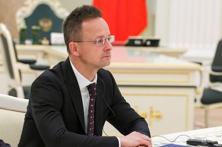Сийярто считает, что Украина хочет подвергнуть Венгрию полной энергоблокаде