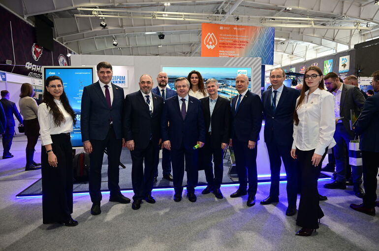 На Ямальском нефтегазовом форуме власть и бизнес обсуждают будущее Арктики