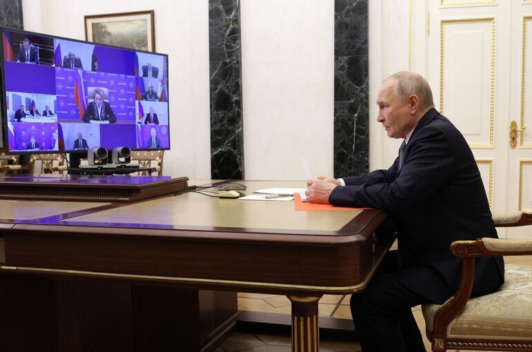 Путин обсудил с Совбезом меры защиты критически важной инфраструктуры