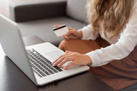 Роспотребнадзор объяснил, как избежать обмана при онлайн-покупках