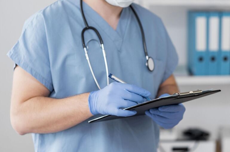 За принуждение врачей к отказу от проведения абортов предложили ввести штрафы