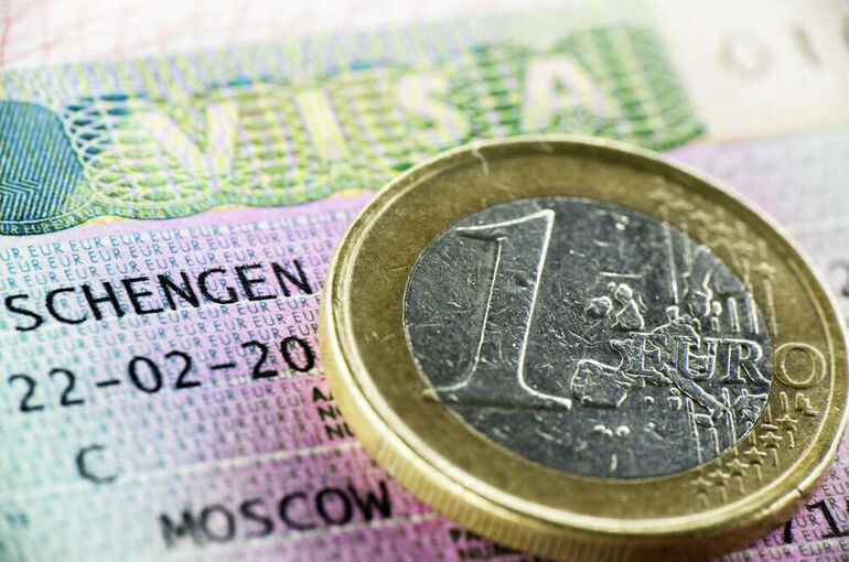 АТОР: Выдача многократных шенгенских виз россиянам сократилась на 90 процентов