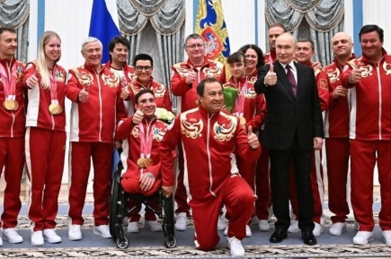 Путин: Наставники чемпионов Паралимпиады подтвердили уровень отечественной тренерской школы