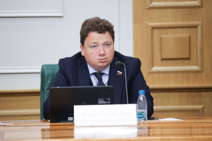 Сенатор объяснил важность сохранения тренда на снижение ключевой ставки