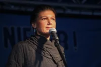 Вагенкнехт призвала правительство возобновить импорт российской нефти