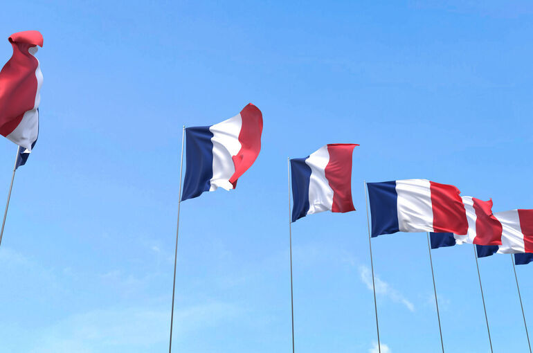 Франция выпала из тройки европейских поставщиков вина в Россию