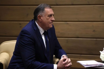 Додик заявил, что планирует поехать на парад Победы в Москве