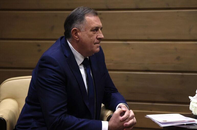 Додик заявил, что планирует поехать на парад Победы в Москве