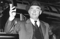 РИА Новости: В России будут маркировать произведения Ремарка, Сартра и Стейнбека